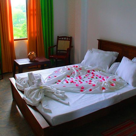 Heaven Gates Holiday Resort Ampitiya Екстер'єр фото